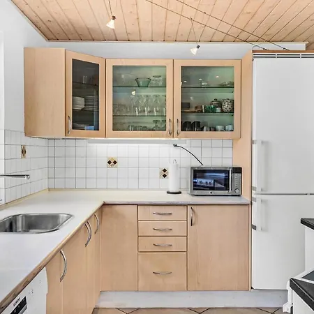 Holiday home 4 Bedroom Awesome In