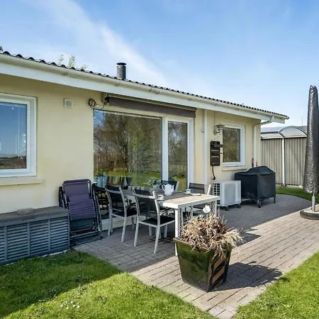 Holiday home 4 Bedroom Awesome In