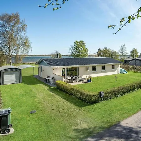 4 Bedroom Awesome In *